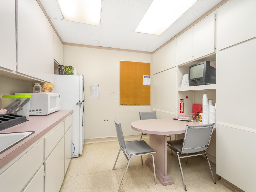 Professional Office Space Located Off Shaw Ave: 1241 E Shaw Ave, Fresno, CA 93710